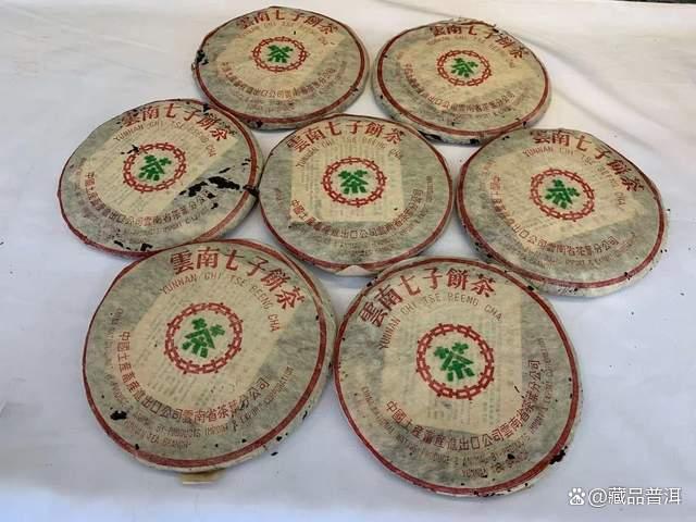 雪印青饼是印级茶吗？接续红印品质，藏茶市场上的明星珍品！