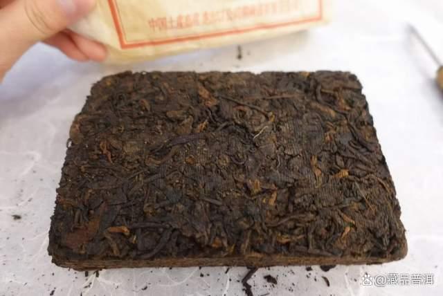 73厚砖：昆明茶厂70年代研制，鼻祖级老熟茶，真正的一砖难求！