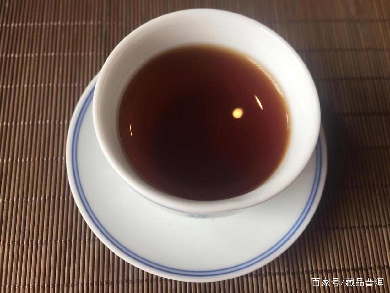 2004年老同志熟茶饼怎么样？开汤审评过程详解！邹炳良经典代表作