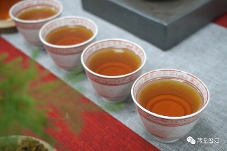 2003年何仕华景迈千年古树茶，业界公认的景迈茶标杆，何仕华配制