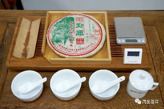 06年勐库母树茶春母，早年冰岛料压制，到底好不好？开汤审评来了