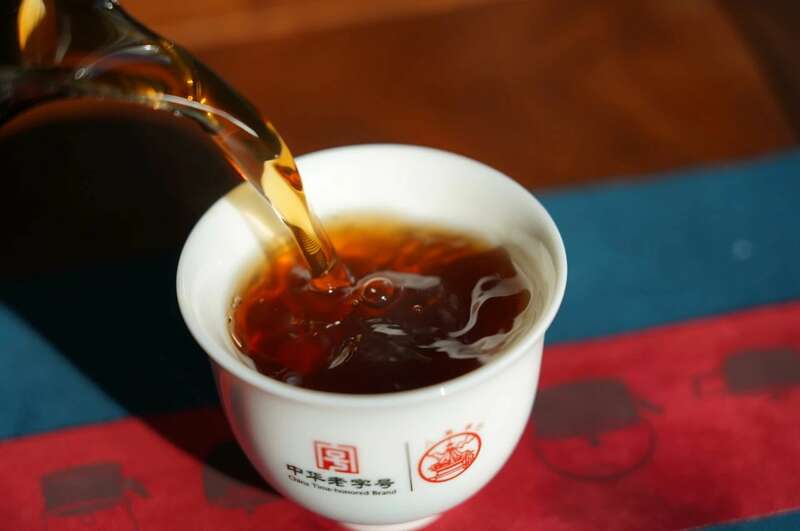 八角亭老曼峨  源自秘境，醇厚臻味