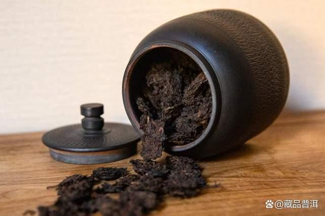 普洱熟茶冲泡技巧，掌握紫砂壶用法与醒茶秘诀