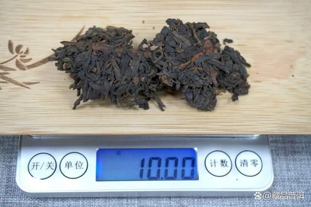 普洱熟茶冲泡技巧，掌握紫砂壶用法与醒茶秘诀