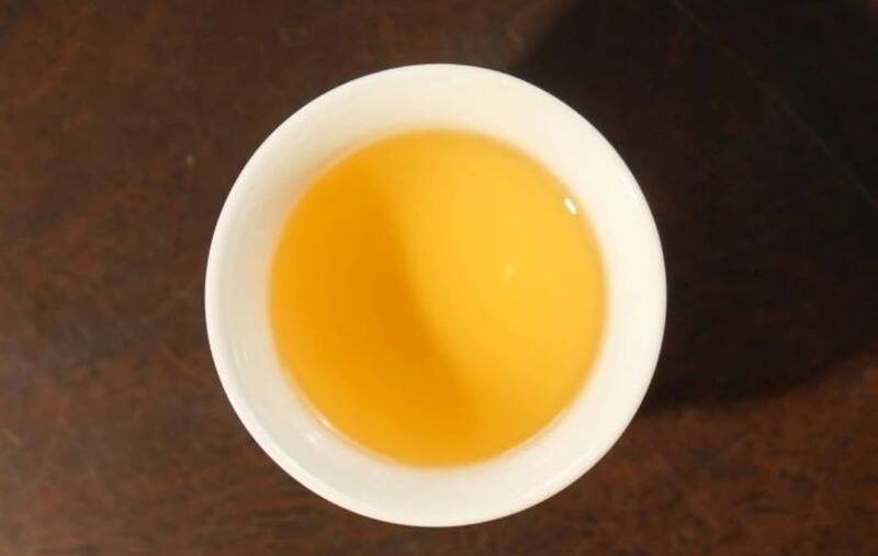 八角亭乔木金韵   一盏金茗，品韵东方