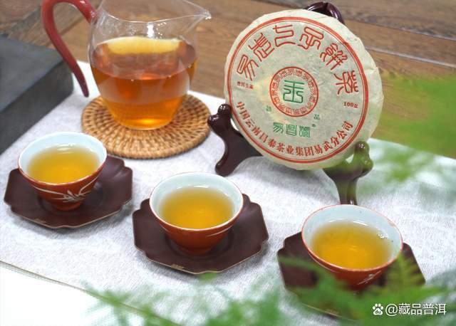 普洱茶冲泡工具选择指南：盖碗与紫砂壶的优缺点对比