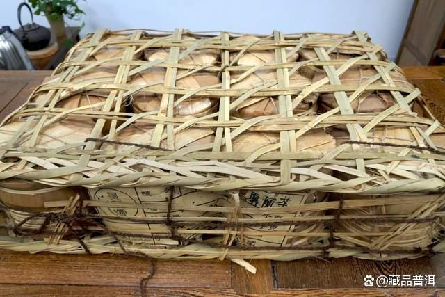 普洱茶存储容器选择指南：告别塑料袋存茶误区