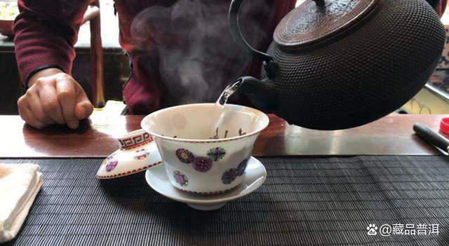 普洱茶冲泡技巧：4个方法提升茶叶香气，让你泡出醇香好茶