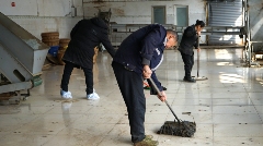 抢“鲜”！价格每斤150元，首批蒙顶山茶春茶开采