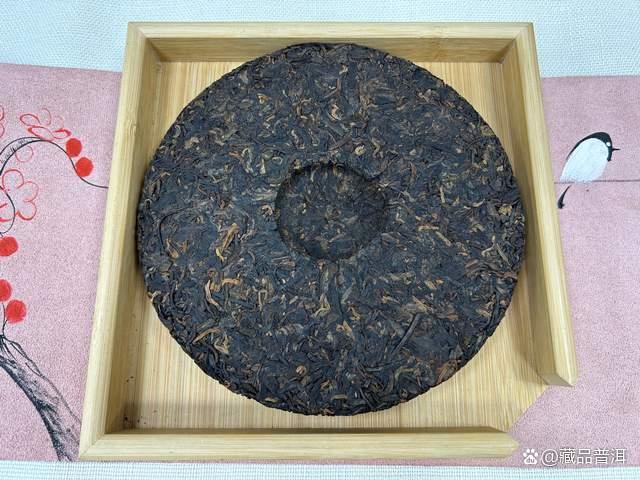 大益1801早春乔木熟饼深度解析，经典复刻高端熟茶品鉴