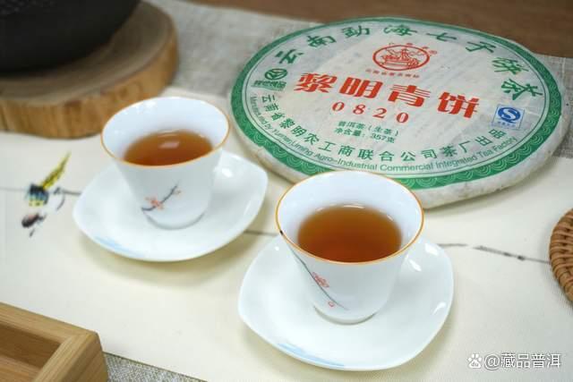 2008年黎明青饼0820深度测评 勐海传统普洱茶经典之作