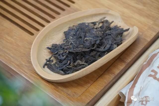 普洱老茶冲泡全攻略：选器投茶醒茶出汤技巧详解