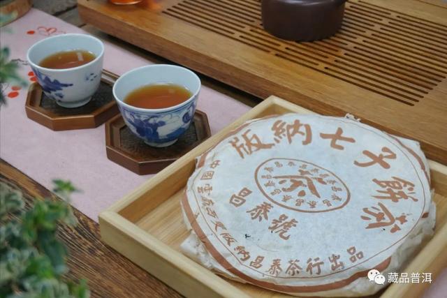 普洱老茶冲泡全攻略：选器投茶醒茶出汤技巧详解