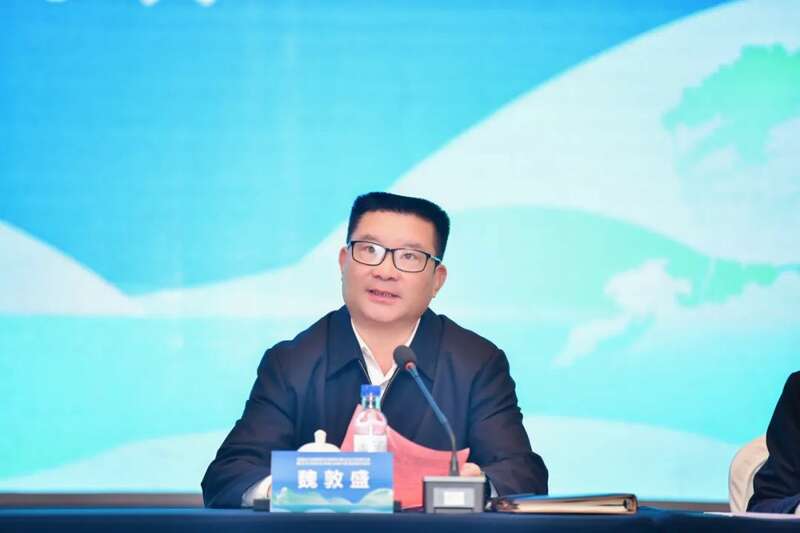 福建省茶树种质资源圃（武夷山）签约授牌活动暨《生态茶园评价指南》省地方标准编制专家会在武夷山市举行