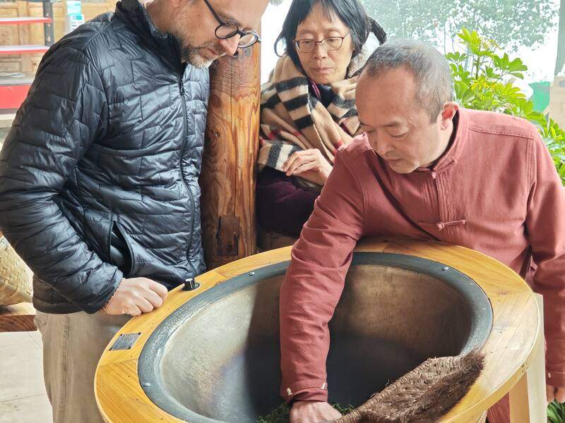 合作十五载再访仙茶故里 加拿大客商盛赞蒙顶山茶魅力