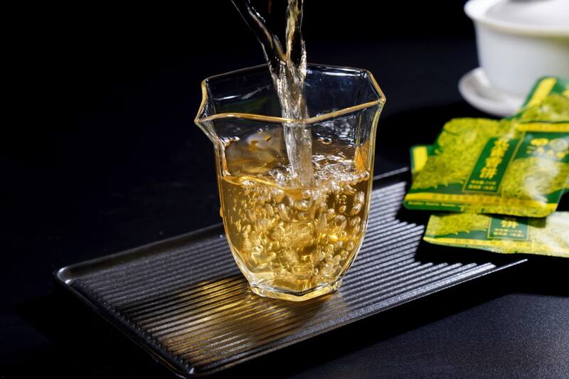 一饼藏尽山野鲜爽，撕开即享自然