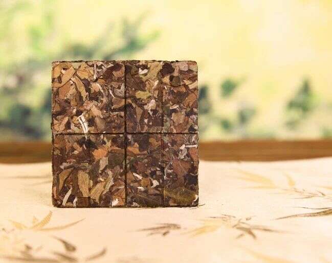 下关乔木老白茶 风起春意，适饮白茶