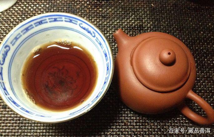 8592紫天熟饼来历解析：香港南天贸易定制经典熟茶