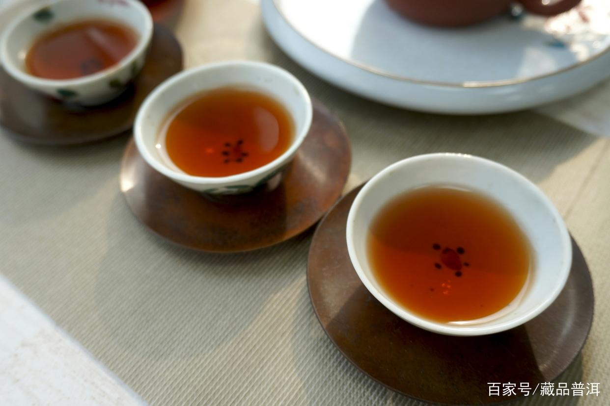 2005年红大益7572熟茶评测：经典配方老熟茶的品质魅力