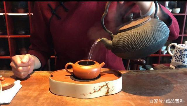 普洱茶冲泡技巧详解：掌握茶性是关键