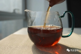 普洱茶煮茶方法全解：适合品种、器具选择与冲泡技巧