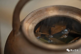 普洱茶煮茶方法全解：适合品种、器具选择与冲泡技巧