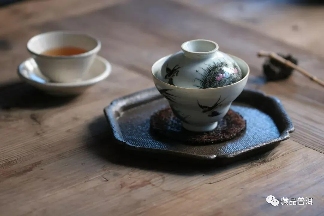 普洱茶煮茶方法全解：适合品种、器具选择与冲泡技巧