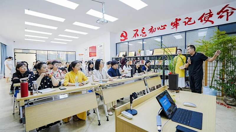 2025首届茶道师培训在成都开班