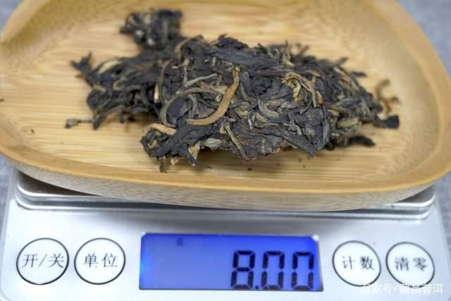 普洱茶冲泡技巧：茶块配碎茶解决浓淡不均问题