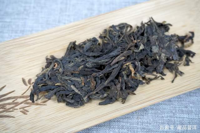 普洱茶冲泡技巧：茶块配碎茶解决浓淡不均问题
