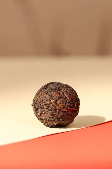 下关蜜陈易武·熟茶 匠心手作 一珠藏山韵