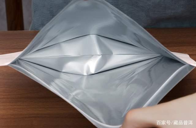 普洱茶家庭存放技巧：选址与容器选择全攻略