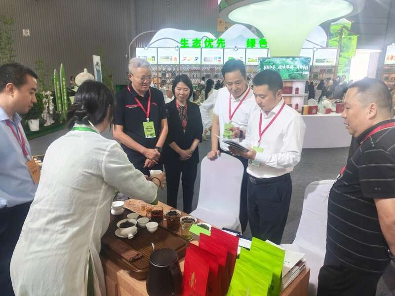 平昌县在第十四届茶博会被评为“精制川茶产业振兴十强县