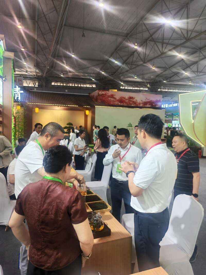 平昌县在第十四届茶博会被评为“精制川茶产业振兴十强县