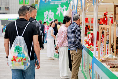 村集热力开市 沉浸式体验茶文化烟火盛宴