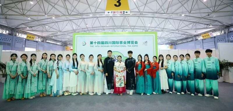 茶文化教育公益项目发布会暨“守护会呼吸的遗产”古树茶文化圆桌会议成功举行