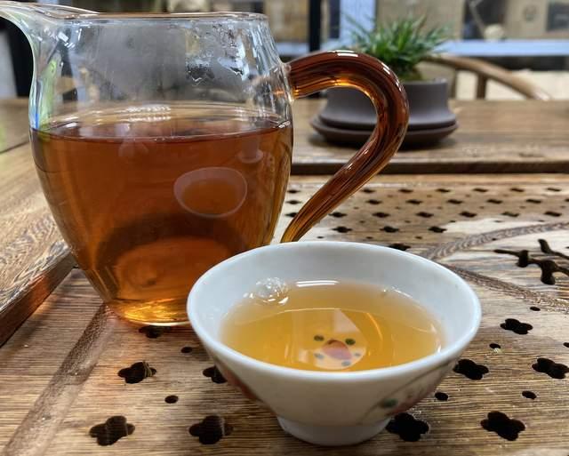 2004年下关红眼金丝沱深度解析，首批经典版收藏价值与品鉴体验