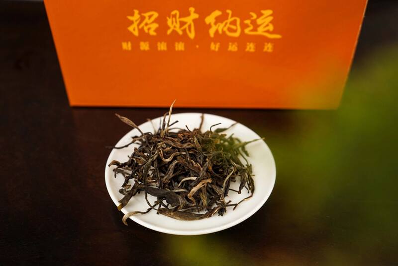 一饼纳福，香茗启运  “招财纳运”普洱生饼，一口甜到心尖！