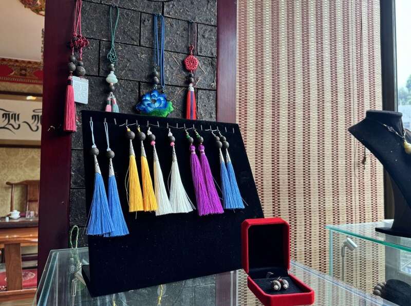 茶马古道上的匠心传承者：记藏茶大师张荣容的三十三年坚守