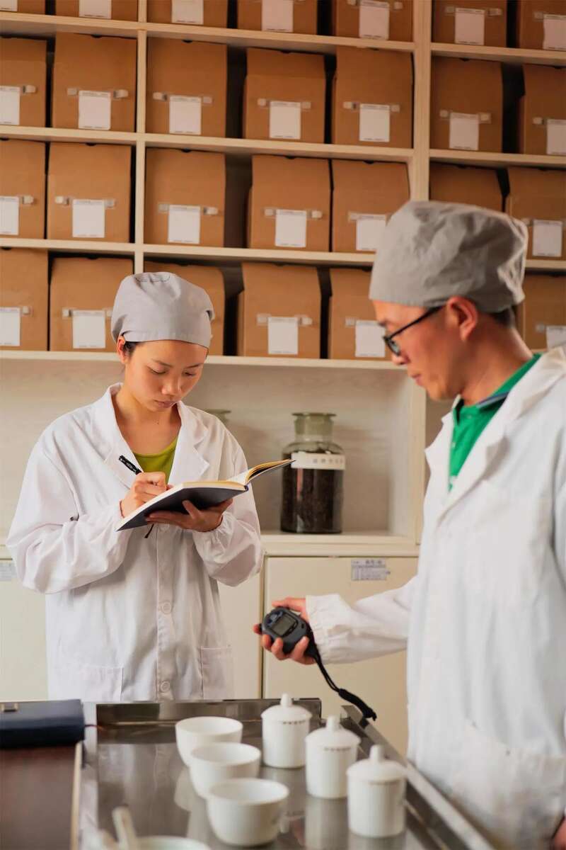 勐海七彩云南®茶厂有限公司质量管理部荣获【云南省工人先锋号】称号