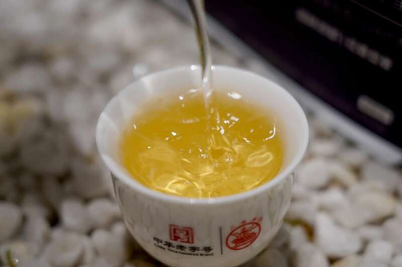 景迈早春 新品上市  头春头采无限续杯，春风入盏山水忘言