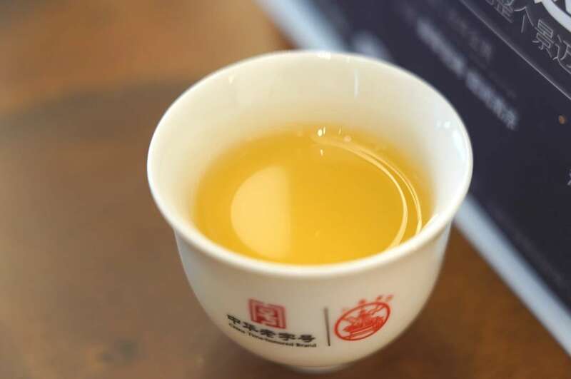 景迈早春 新品上市  头春头采无限续杯，春风入盏山水忘言