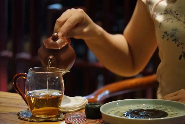 了解茶性是冲泡普洱茶的关键！生茶熟茶、新茶老茶，泡法各不相同