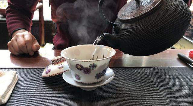 普洱茶试茶方法详解，如何判断茶叶陈化潜力