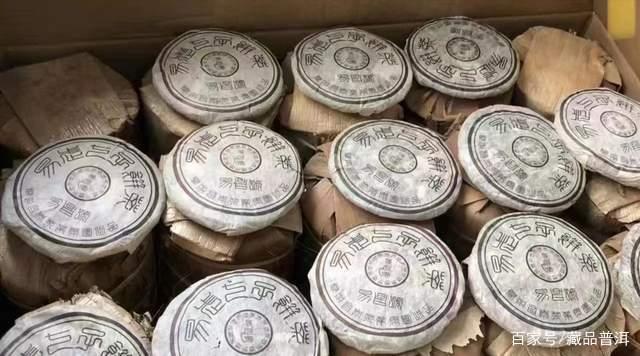 普洱茶仓库大批量存放的奥秘：为何大量储存转化效果更佳