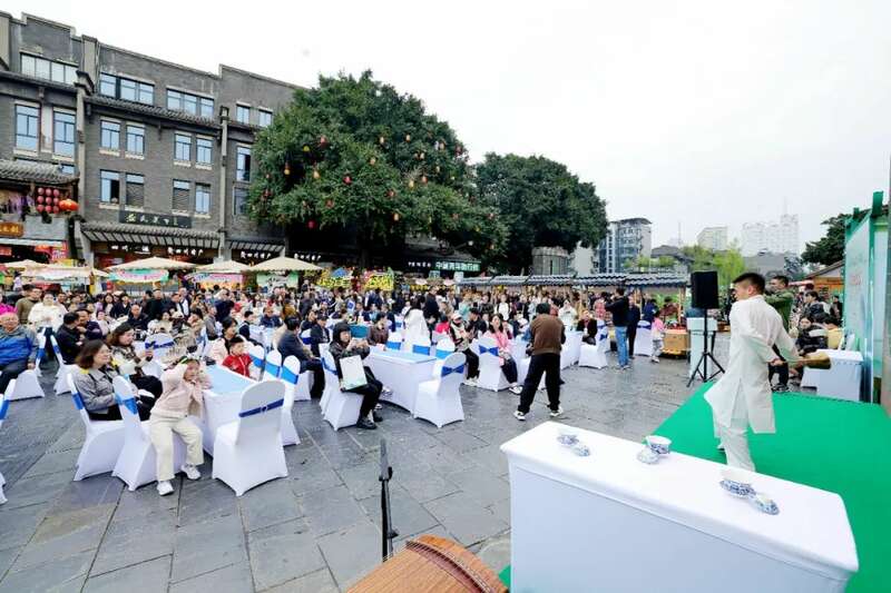 全国客商云集成都，共品中国春天的第一杯茶：纳溪特早茶