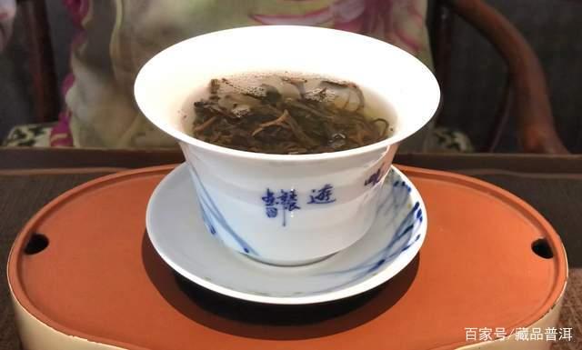 盖碗泡茶不烫手的三个实用技巧，轻松掌握正确方法