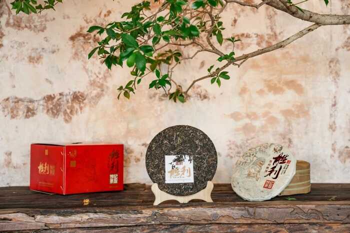 下关沱茶烟香系谱的铁将军——胜利铁饼