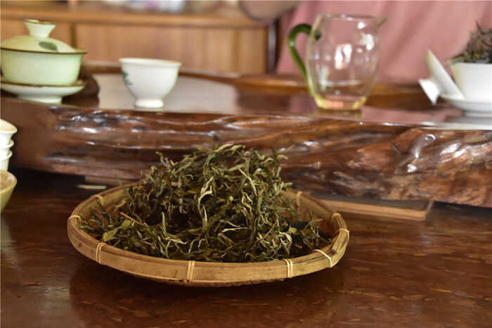 茶叶市场，逐渐适应消费降级！价格虚高且不愿降价的山头，已经被市场抛弃！