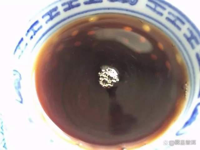 2001年易武正山野生茶典藏品熟饼：勐海茶厂的经典熟茶